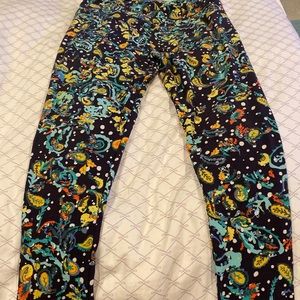 Lularoe stunning colorful graphic leggings